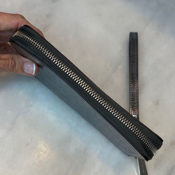 Michael Kors Wallet Metallic Geometric Embossed Wristlet Full Zipper - Picture 9 of 16